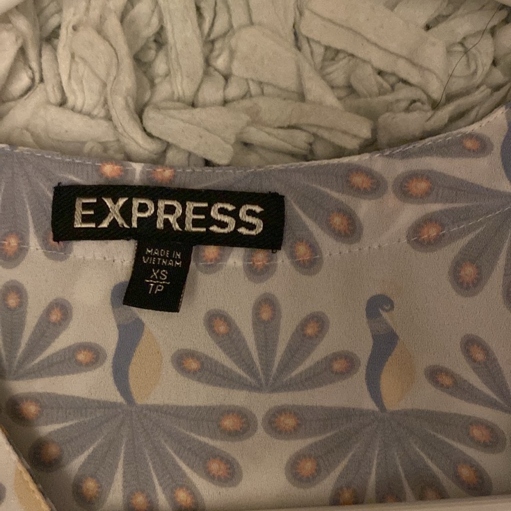 Express Top - Picture 2 of 4